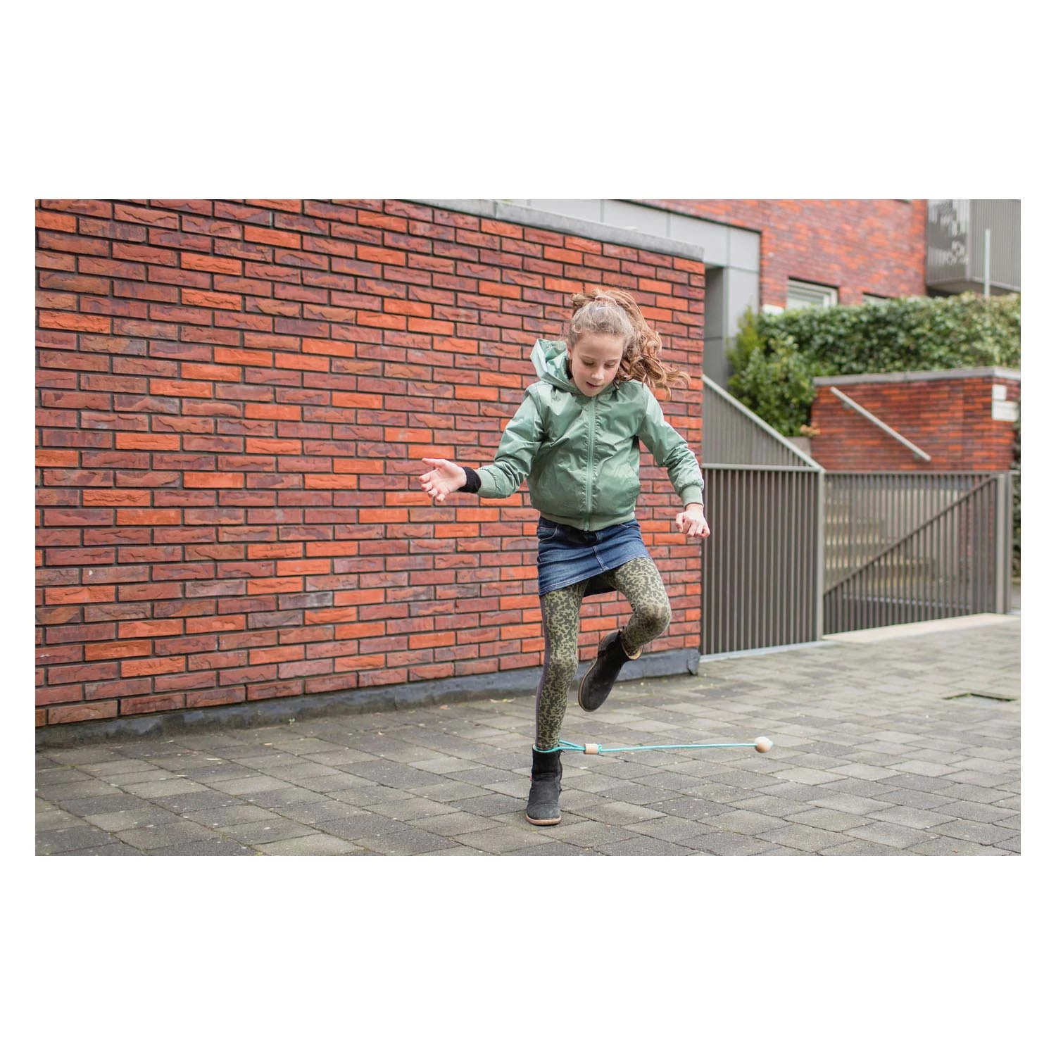 BS Toys Enkelspringbal Blauw 6 BS Toys Enkelspringbal Blauw - Afbeelding 6